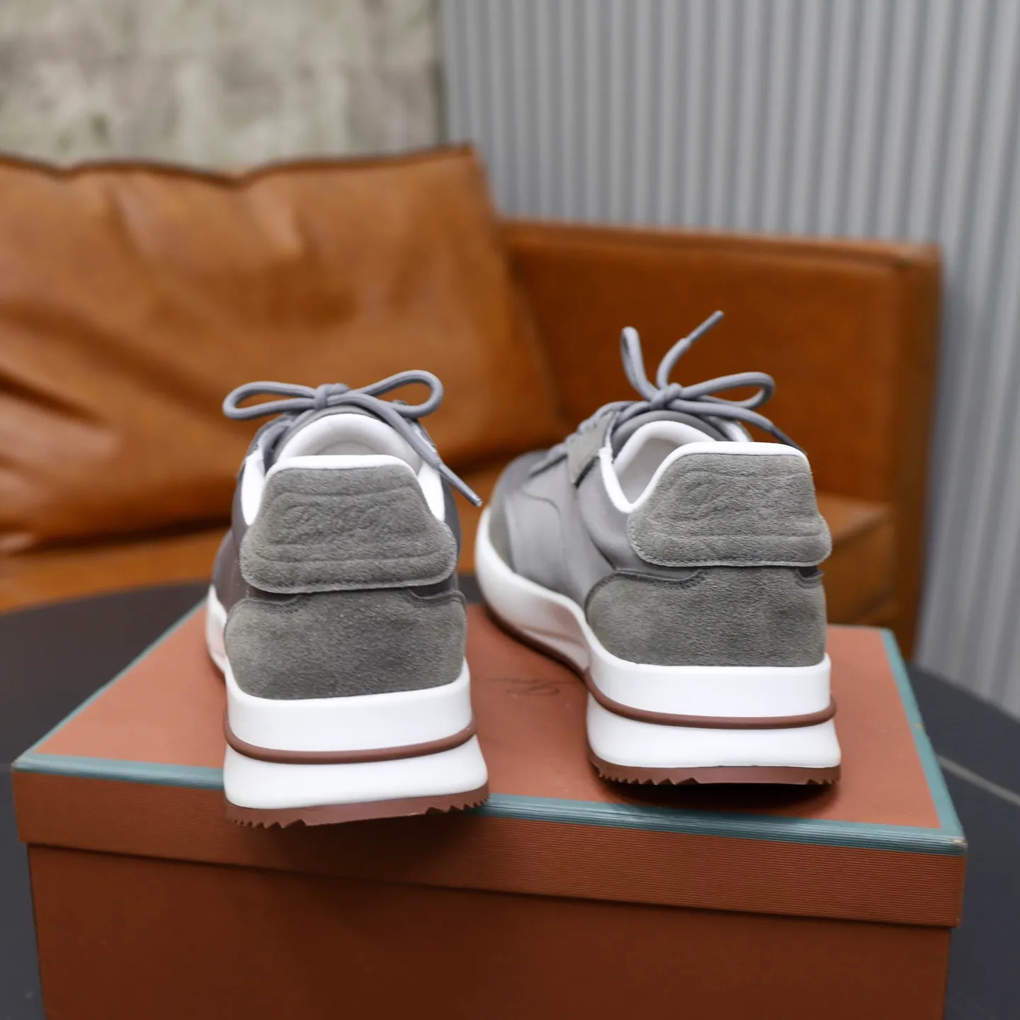 Ex-factory price: 462💰Loropiana LP men's shoes ♞size; 38-44 "45. Customized" original leather splicing. It is really easy to wear, lazy, relaxed, casual, perfect comfort, and there are many color choices, and they all look good with clothes. Is it true that Loropiana can bring social value? “Loropiana is the best thing money can buy”